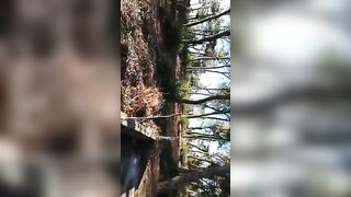 Sveltina di una coppia italiana in montagna