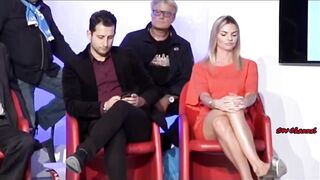 UPSKIRT Marika Fruscio e Monica Castellini in diretta TV