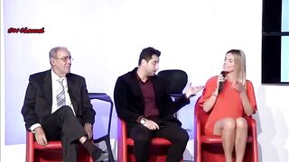 UPSKIRT Marika Fruscio e Monica Castellini in diretta TV