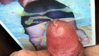 Anteprima del video: Il mio cum tribute per la mia amica Sara