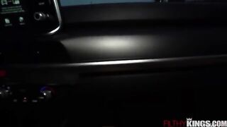 2  puttanieri catturano una troietta biondina