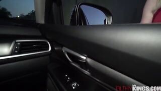 2  puttanieri catturano una troietta biondina