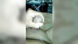 Mi sego con le mutandine della mia donna