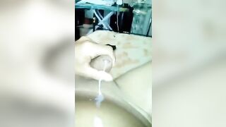 Mi sego con le mutandine della mia donna