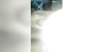 Mi sego con le mutandine della mia donna