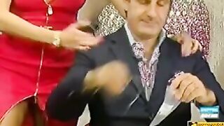 Joanna Golabek scollatura e upskirt