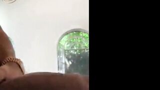 UN CAZZO ENORME PER TUA MOGLIE. GUARDA