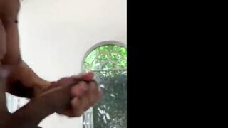 UN CAZZO ENORME PER TUA MOGLIE. GUARDA