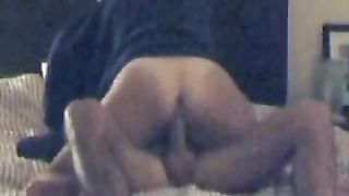 Fidanzata cavalca lungo pene duro