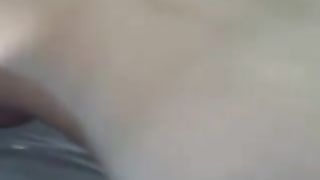 Giovani puttane asiatiche scopate da pene minuscolo