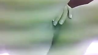 Mi filmo nuda nel solarium