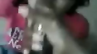 Coppia ebony fa sesso orale