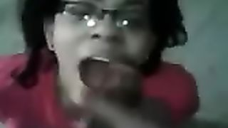 Coppia ebony fa sesso orale