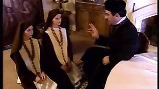 Due suore chiavano col prete