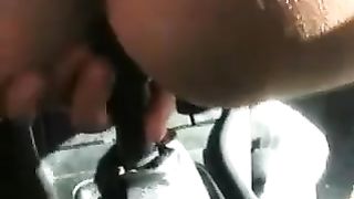 Si masturba col cambio della mia auto