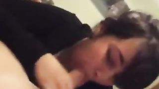 Timida ragazzina italiana sbocchina