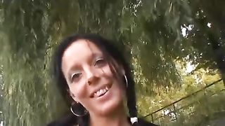 Prostituta me lo succhia per strada