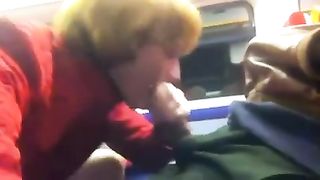 Lucciola rumena sbocchina un vucumpra in treno