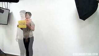 Porno casting con gemelle ceche