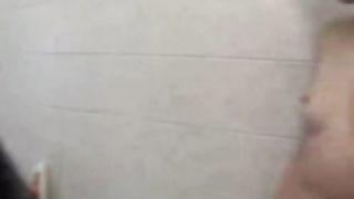 Mamma si scopa la figlia e il suo fidanzato