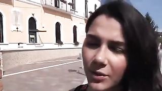 Valentina Nappi scopata ai giardini pubblici