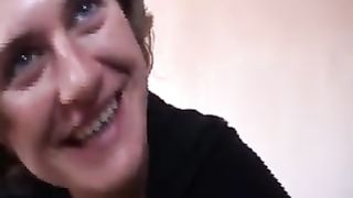 Ragazza timida di Firenze fa un pompino