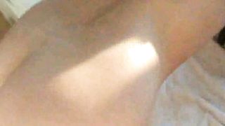 Brunetta vogliosa offre fica e culo