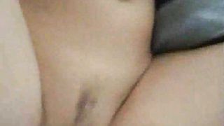 Brunetta vogliosa offre fica e culo