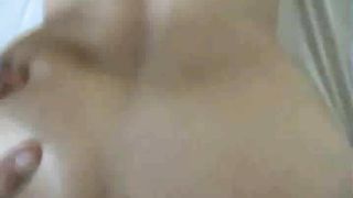 Brunetta vogliosa offre fica e culo