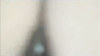 Bruna amatoriale dal grosso culo oliato