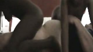 Anteprima del video: Prostitute nigeriane trombano vecchio maiale