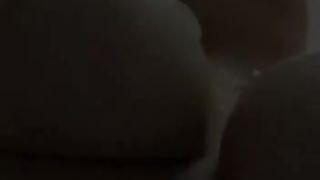 Guardate le mie enormi tette da latte