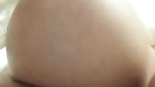 Guardate le mie enormi tette da latte