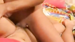 Studentessa bruna rimorchiata e trombata