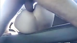 Mi piace scopare la mia ragazza in auto