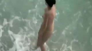 Brunetta italiana sesso in spiaggia con amico