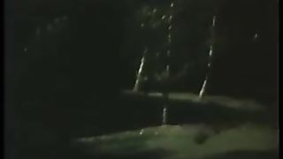 Motociclisti arrapati scopano due donne mentre guidano