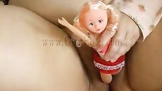 Nonna cicciona con gli occhiali si masturba