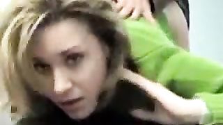 Giovane segretaria ama il sesso a pecorina