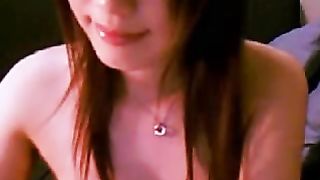 Cinese affascinante mi mostra la sua topa pelosa in cam