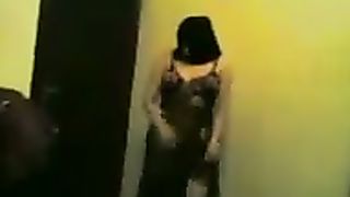 Anteprima del video: La mia sexy fidanzata araba si spoglia in cam