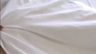 Moglie amatoriale con enormi battenti