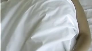 Moglie amatoriale con enormi battenti