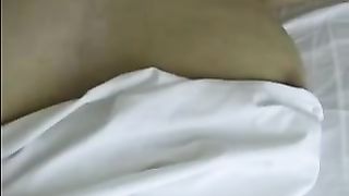 Moglie amatoriale con enormi battenti