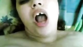 Grassa e porca mignotta araba si masturba