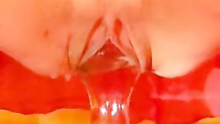 Caraffa del vino nella fica di mia moglie