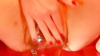 Caraffa del vino nella fica di mia moglie