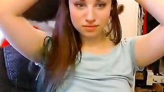 Diciottenne bella e sexy si masturba