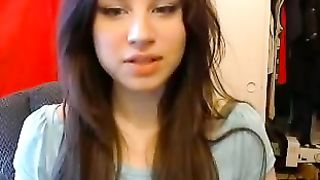 Diciottenne bella e sexy si masturba