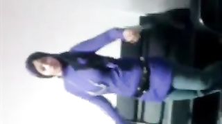 Moglie araba con il velo balla come una puttana